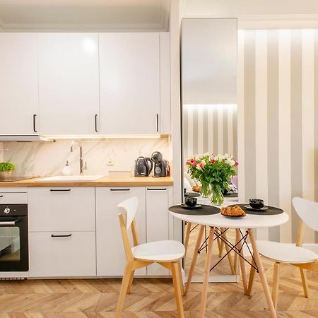Sky Home- Rose Apartament -Manufaktura, Bezplatny Parking, Klima, Dostep Na Kod Лодзь Екстер'єр фото