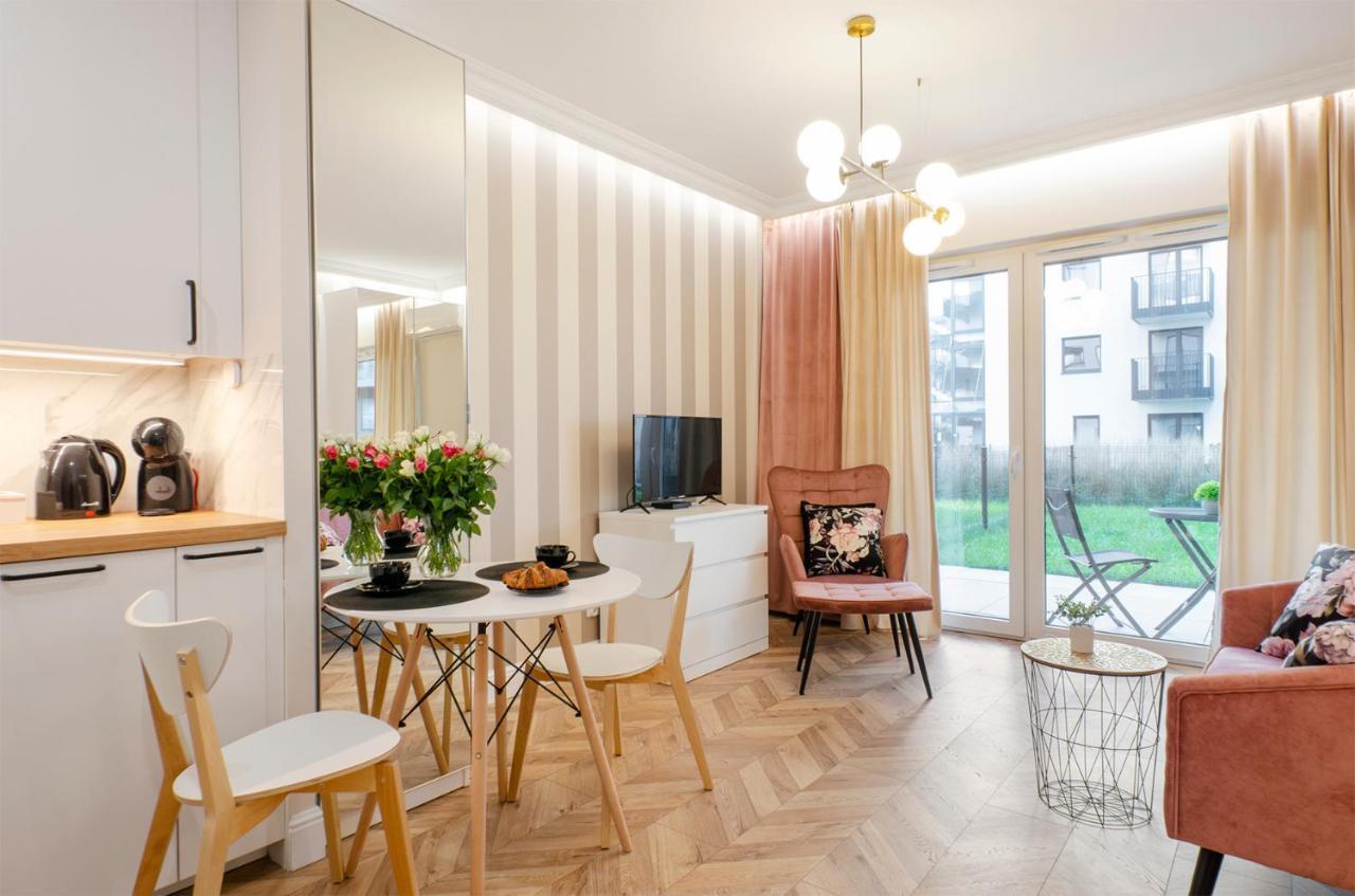 Sky Home- Rose Apartament -Manufaktura, Bezplatny Parking, Klima, Dostep Na Kod Лодзь Екстер'єр фото