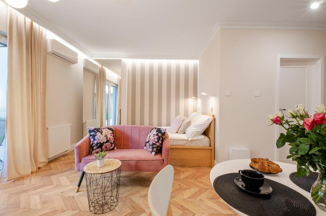 Sky Home- Rose Apartament -Manufaktura, Bezplatny Parking, Klima, Dostep Na Kod Лодзь Екстер'єр фото